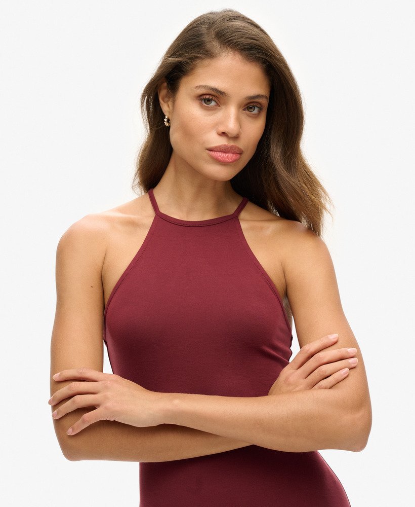 mini-jurk met bandjes op de rug en racerneck in port red