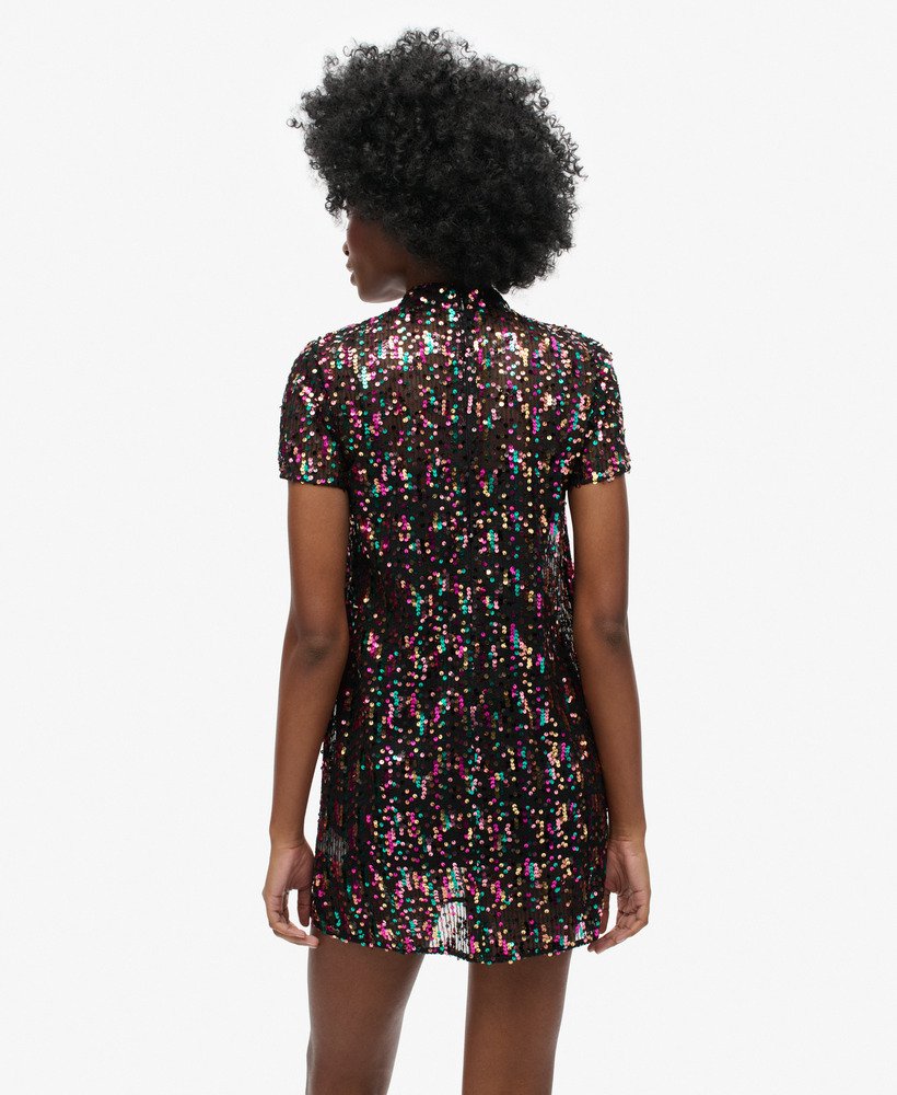 jurk met hoge hals en pailletten in meerdere kleuren