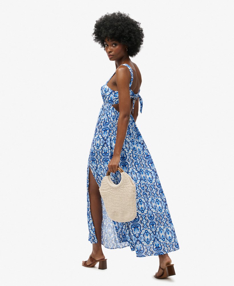 maxi-jurk met strik op de rug in tegelprint blauw
