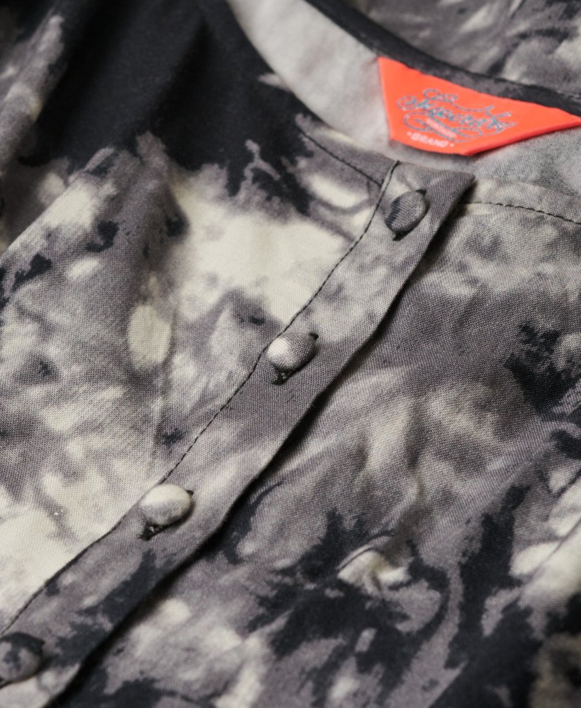 bedrukte cami-jurk met knoopsluiting in grunge tie-dye print