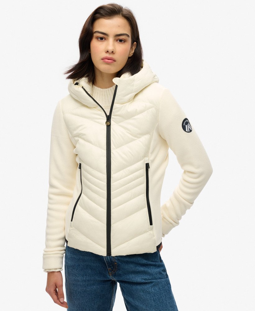 fleece stormjack met capuchon in gebroken wit.
