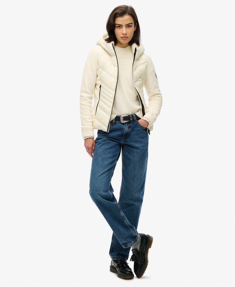 fleece stormjack met capuchon in gebroken wit.