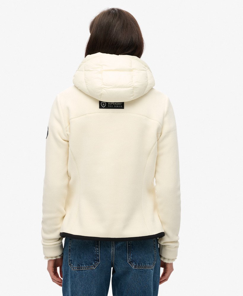 fleece stormjack met capuchon in gebroken wit.