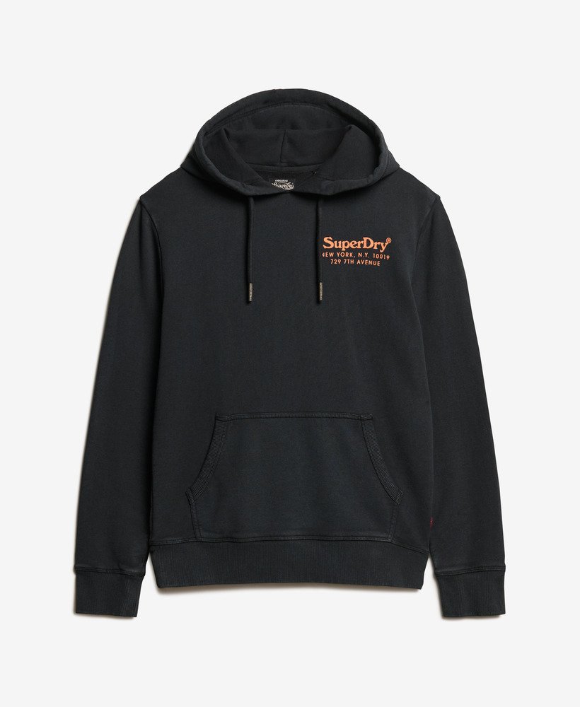hoodie met logo van de locatie in gitzwart