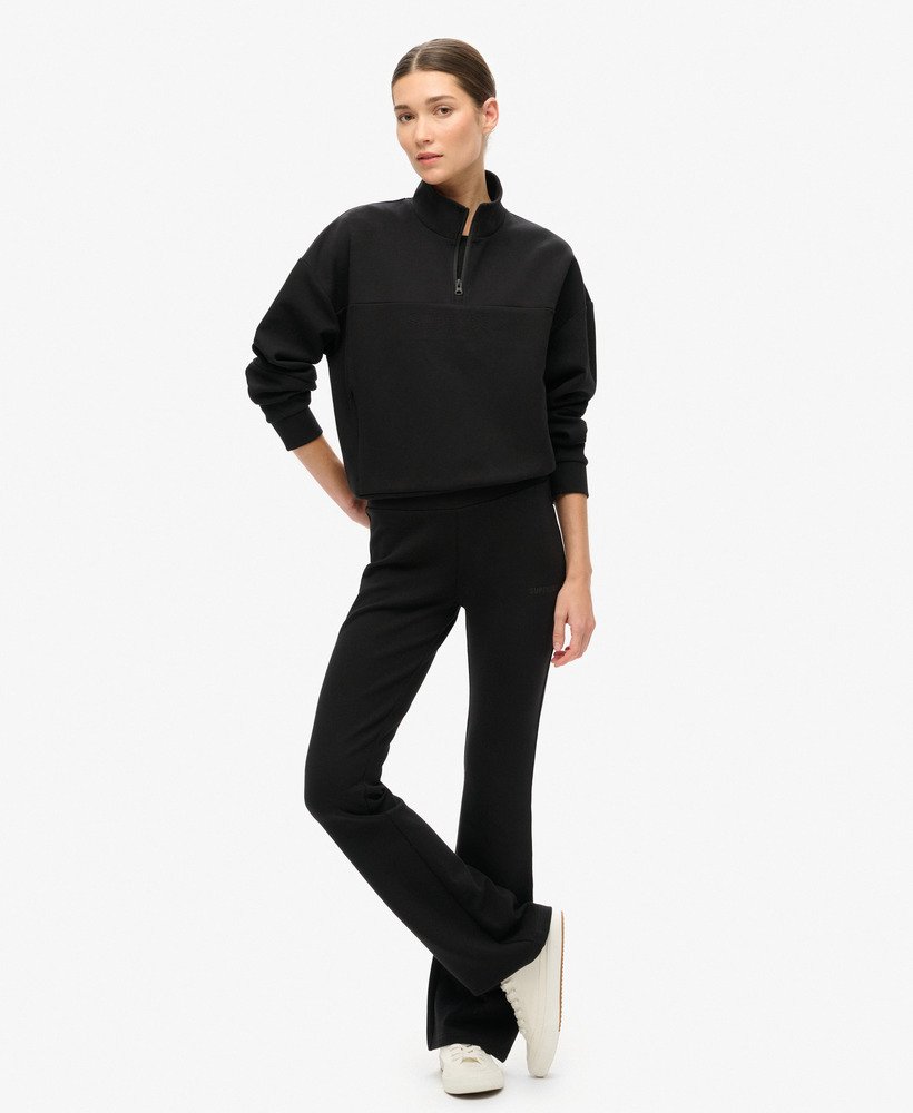 sport tech relaxed half zip sweatshirt in zwart