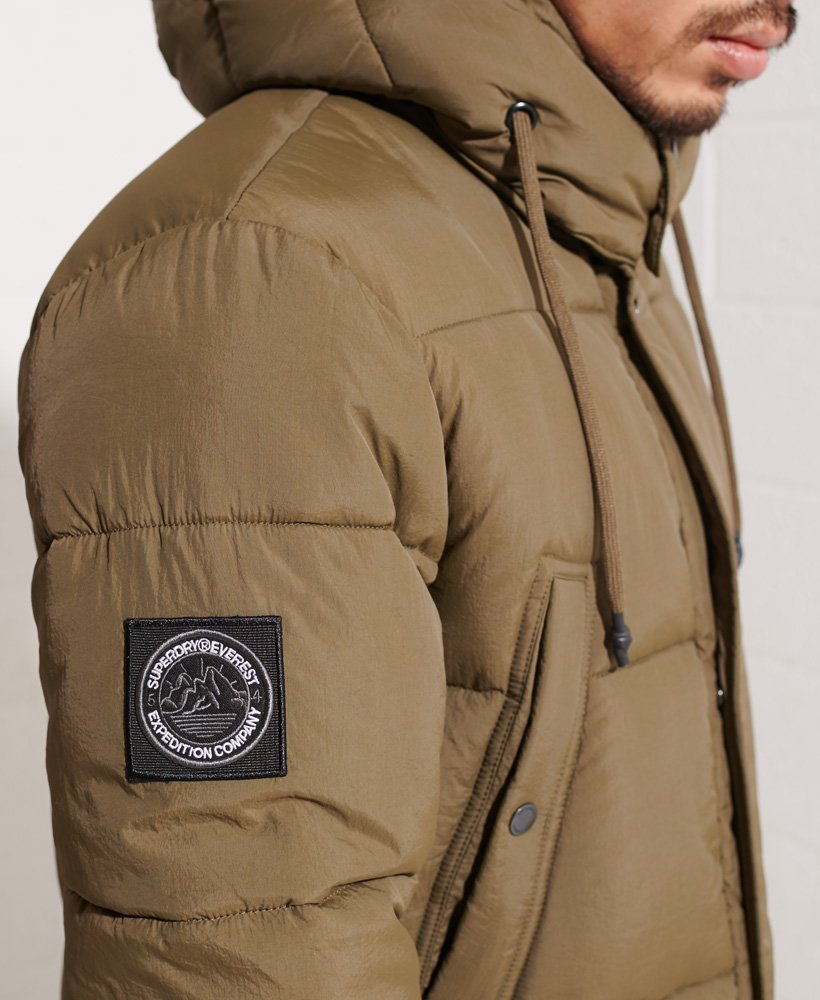 gewatteerde parka van expedition in donker mosgroen.