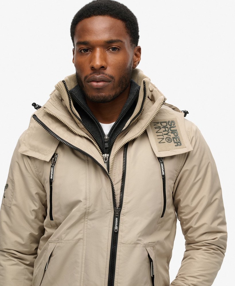 mountain sd windjack in wintergroenbeige