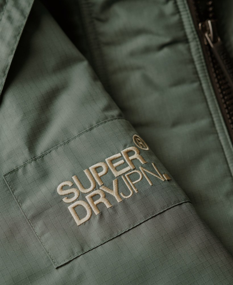 hooded mountain sd windbreaker jacket in laurel khaki