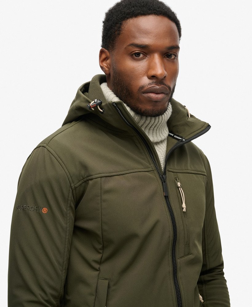 softshell trekkersjas met capuchon in legergroen kaki