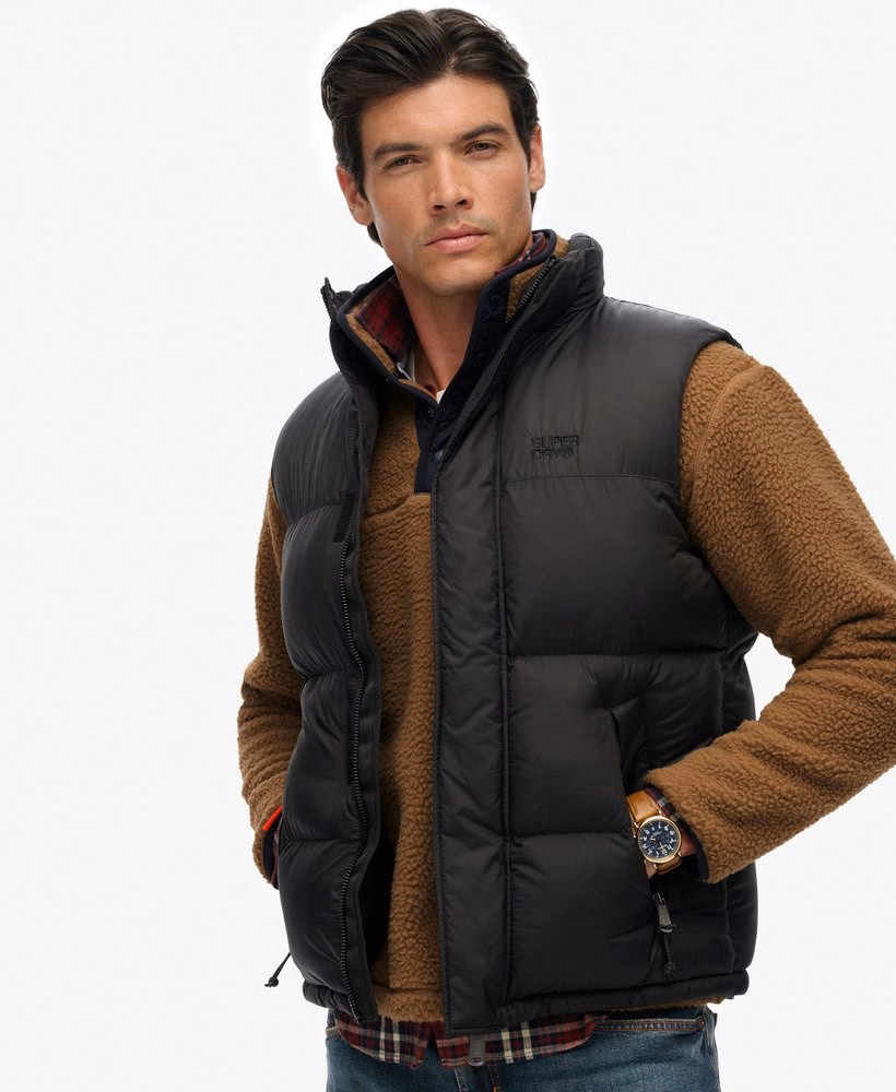 Zwart gewatteerd vest
