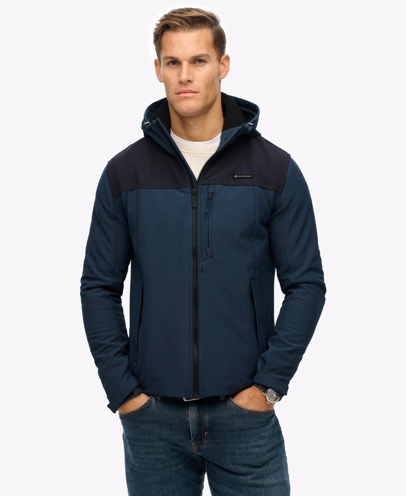 Softshell trekkersjas met capuchon