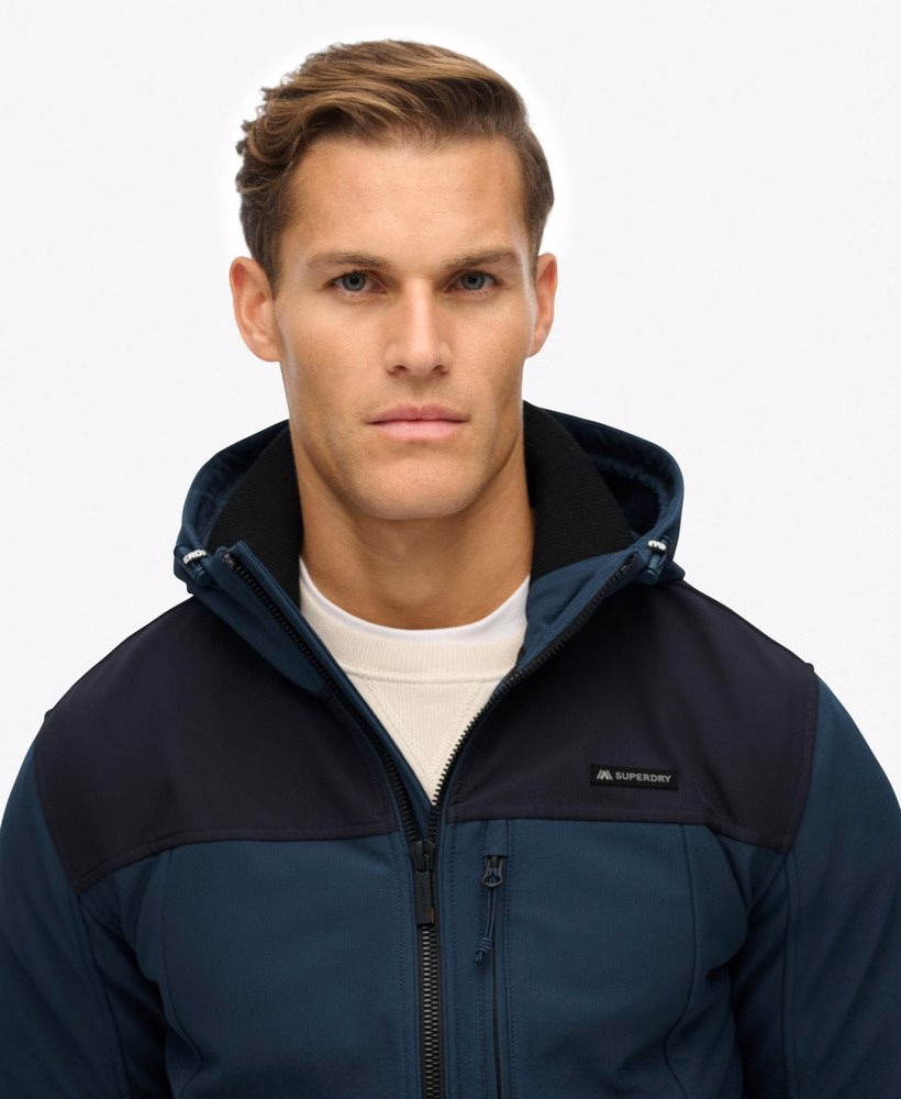 Softshell trekkersjas met capuchon