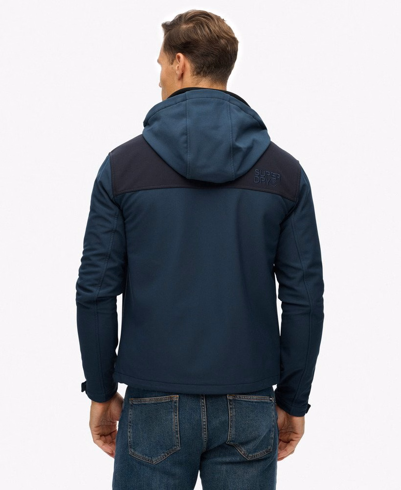 Softshell trekkersjas met capuchon