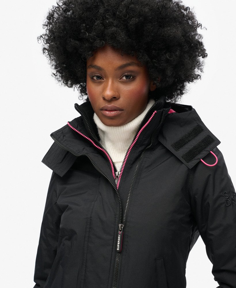 pop zip hooded arctic sd-windcheater jacket in zwartzwartpunkroze