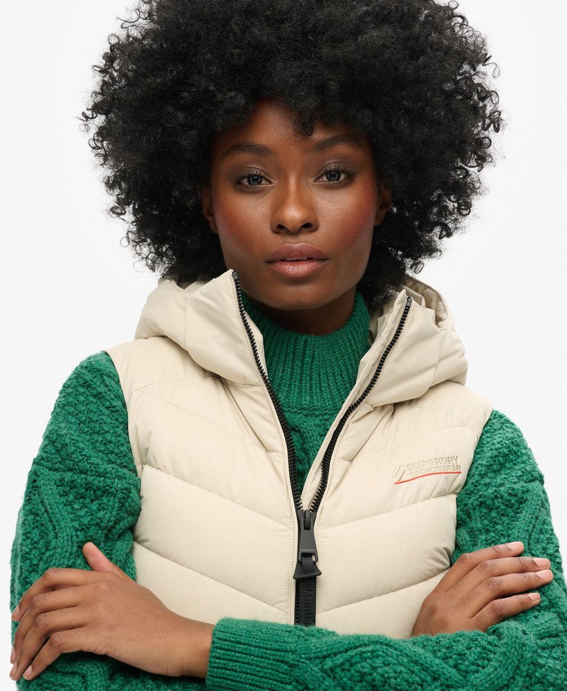 capuchonvest van gewatteerde microvezel in pelikaanbeige