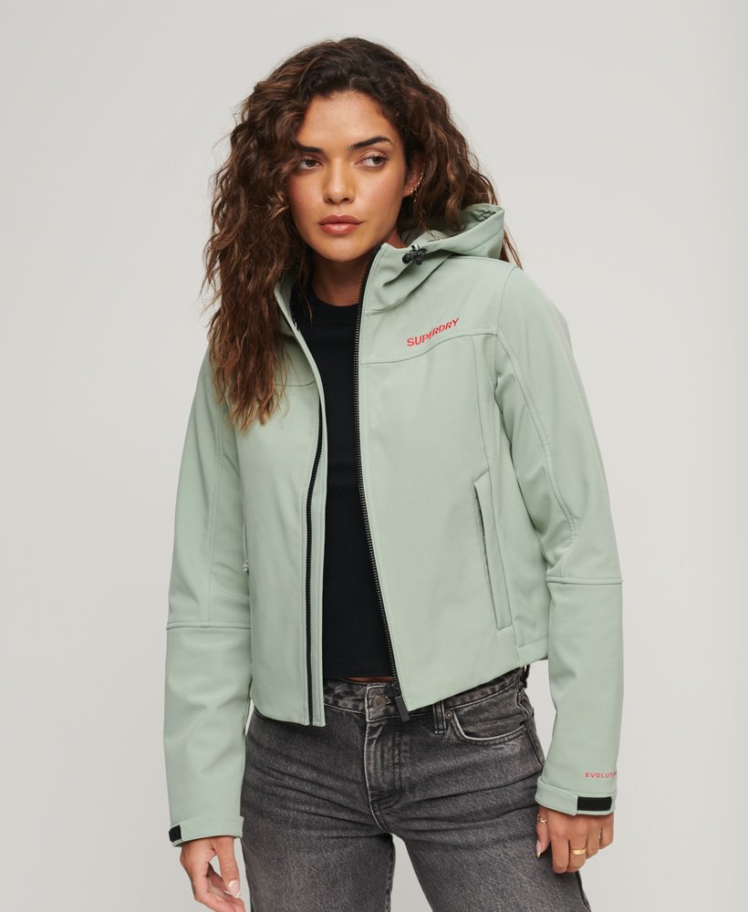 code trekker softshelljack met capuchon in licht jadegroen