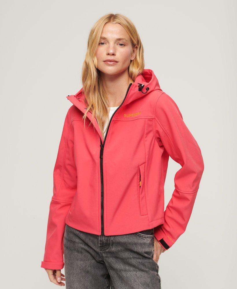 code trekker softshelljack met capuchon in active pink