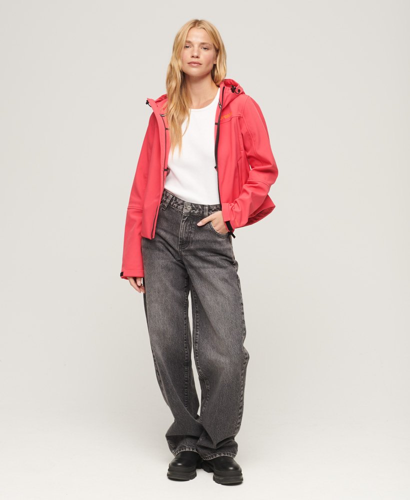 code trekker softshelljack met capuchon in active pink