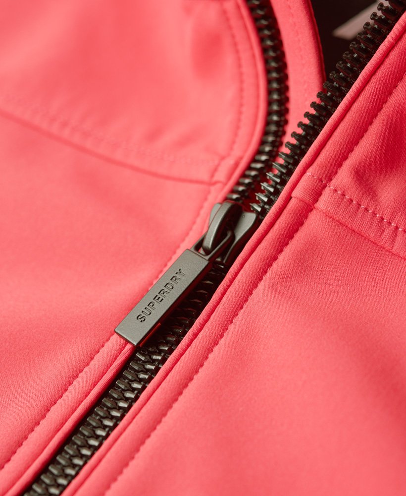 code trekker softshelljack met capuchon in active pink