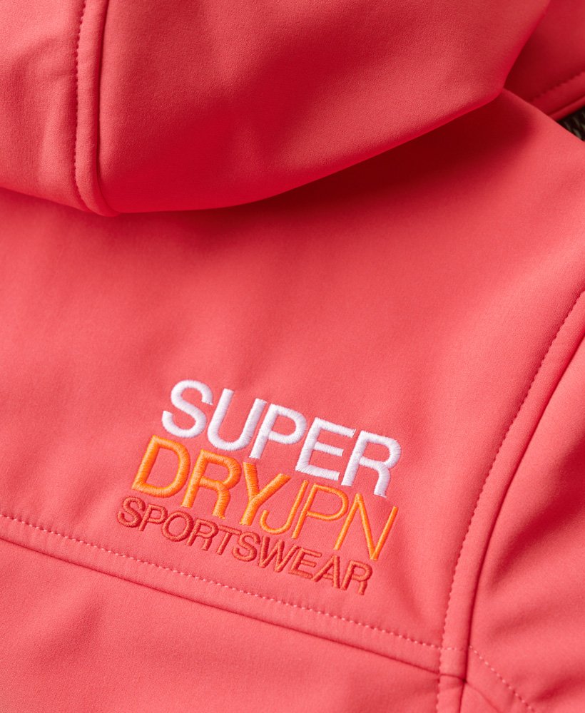 code trekker softshelljack met capuchon in active pink