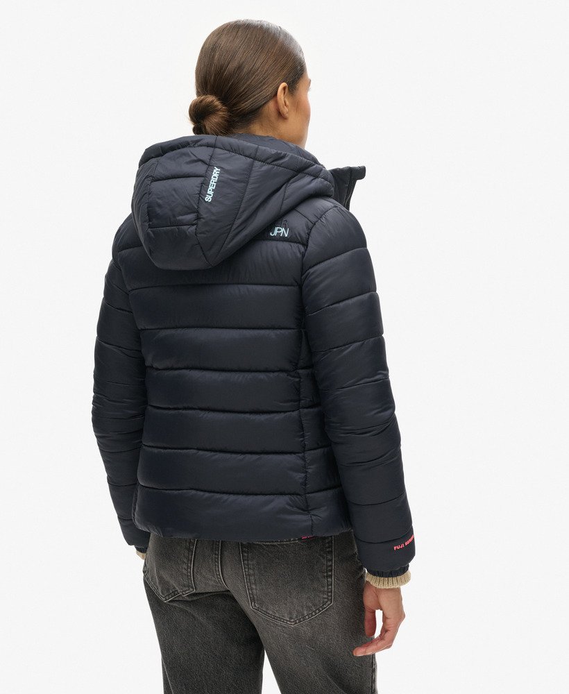 gewatteerde fuji-jas met capuchon in eclipse navy