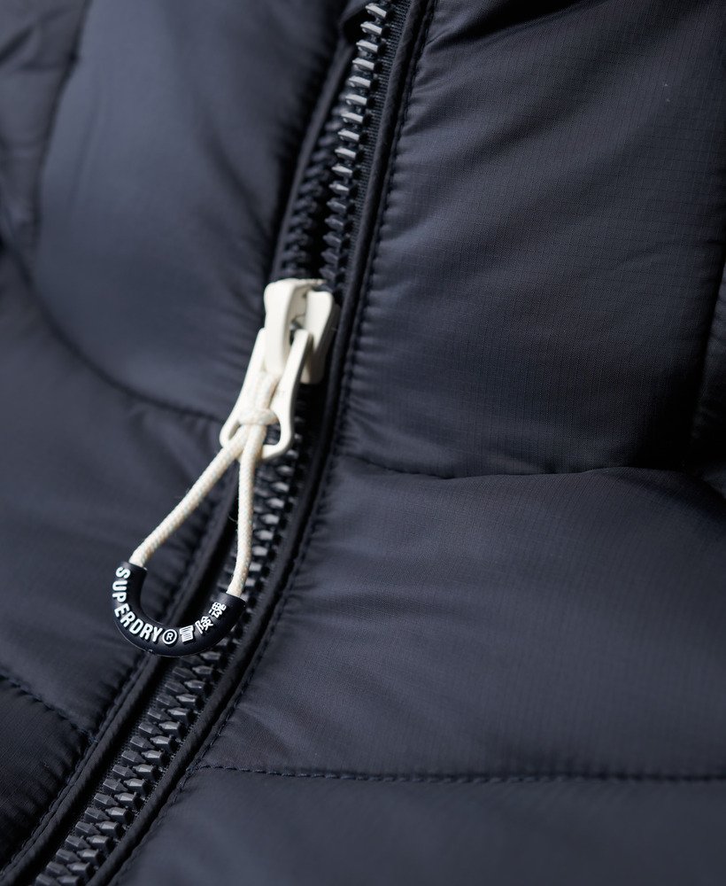 gewatteerde fuji-jas met capuchon in eclipse navy