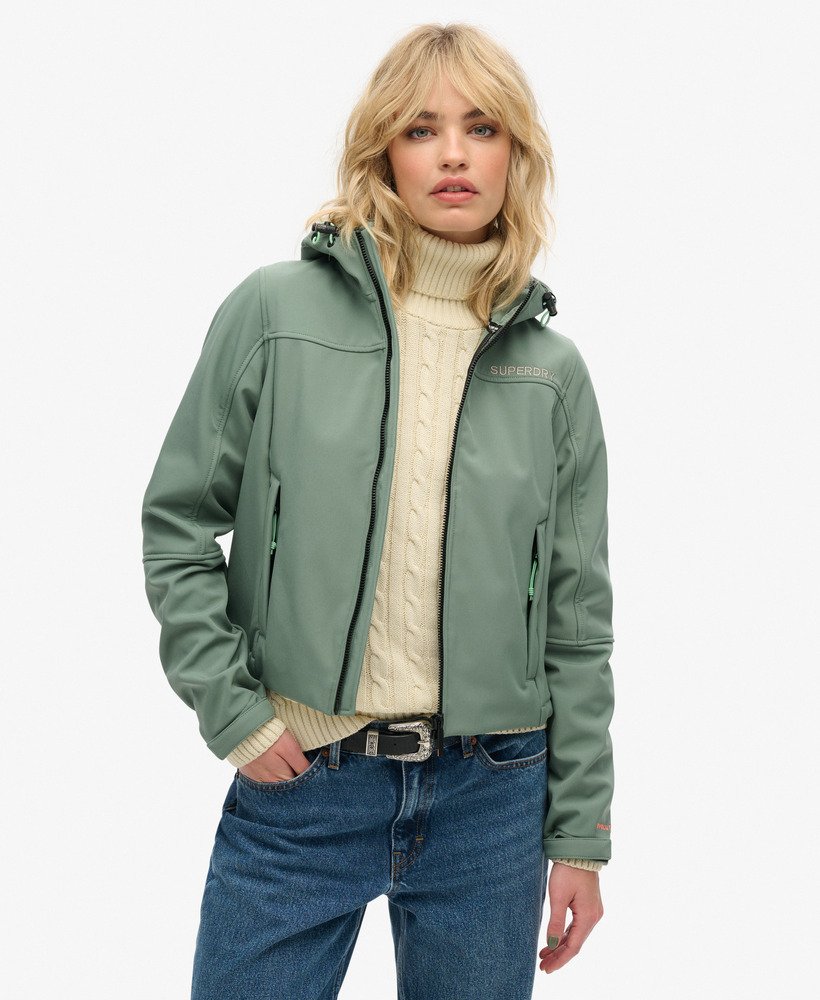 softshell trekkersjas met capuchon in laurel khaki