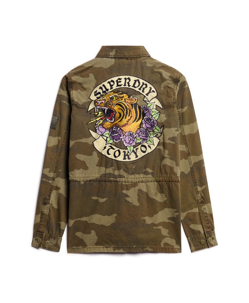 geborduurd militair veldjack in zonverbleekte camouflageprint