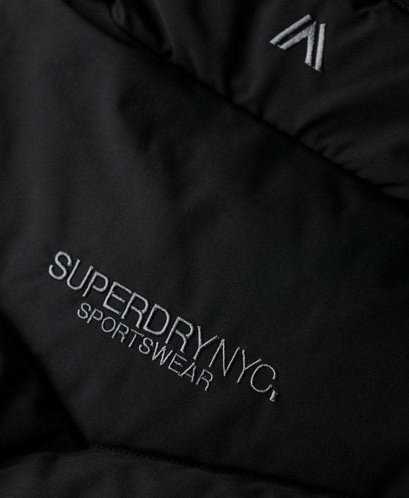 gewatteerde parka met city chevron-patroon in zwart