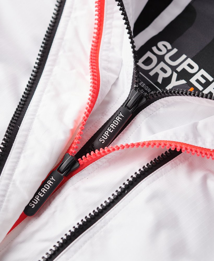windjack met capuchon voor bergachtig gebied in optic