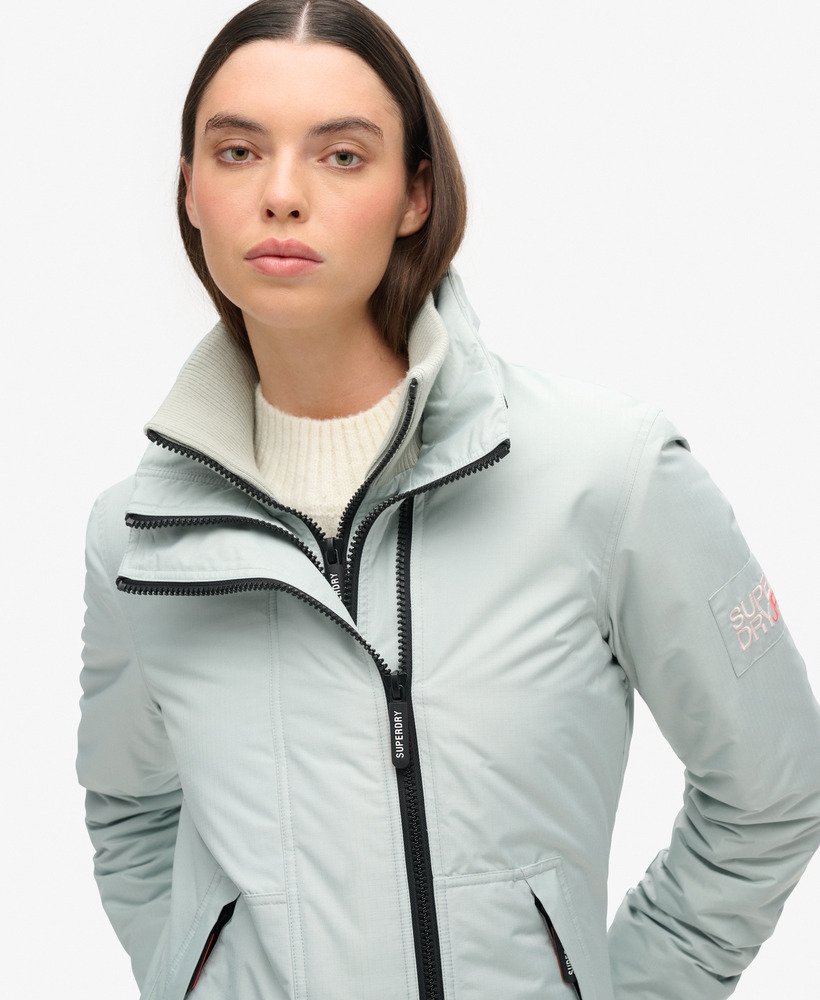 mountain windbreaker jacket in puritan grey
