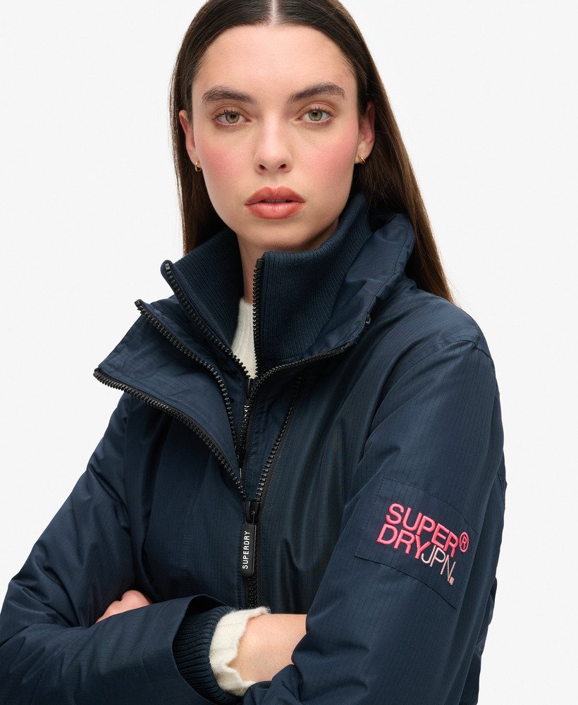 mountain windbreaker jacket in eclipse navy
