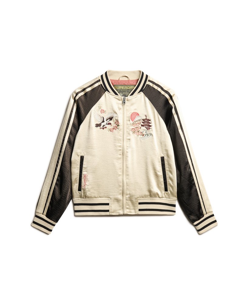 geborduurd sukajan bomberjack in zandbeige