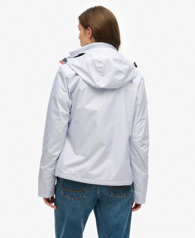 windjack met capuchon in ijspaars gemêleerde kleur.
