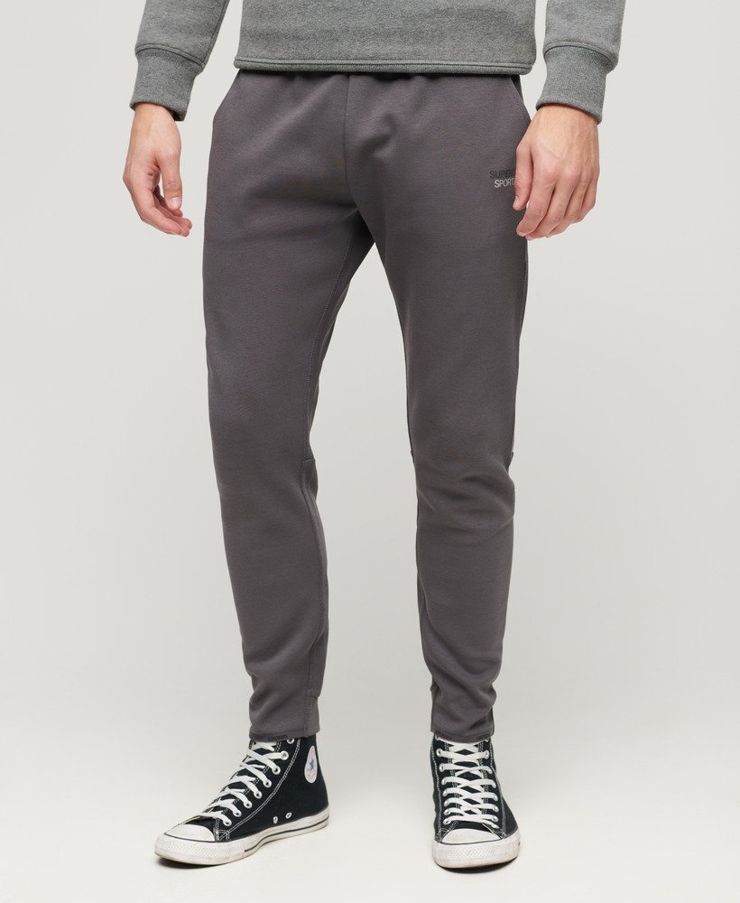sport tech tapered joggers in donker leigrijs