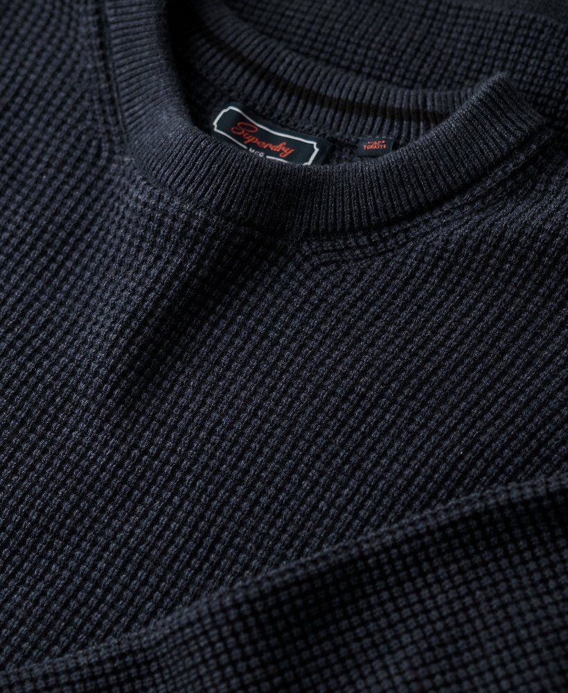 trui met ronde hals en textuur in de kleur eclipse navy heather.