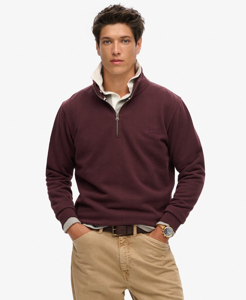 essential logo half zip sweatshirt in een rijke diepe bordeauxrode kleur.