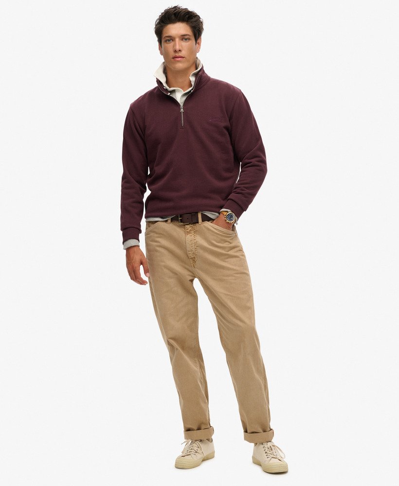 essential logo half zip sweatshirt in een rijke diepe bordeauxrode kleur.