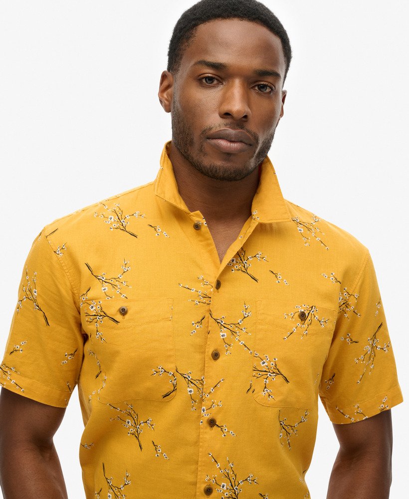strandshirt met korte mouwen in gouden bloesem.