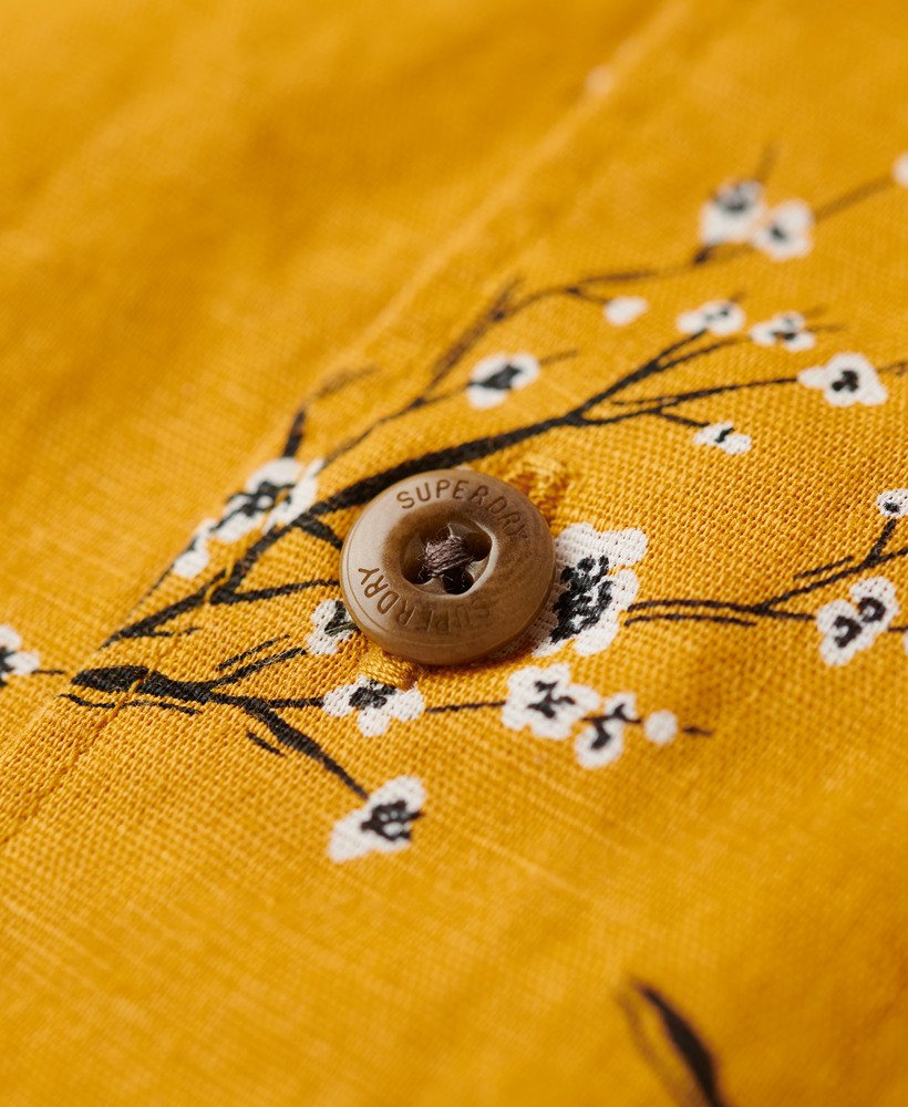 strandshirt met korte mouwen in gouden bloesem.