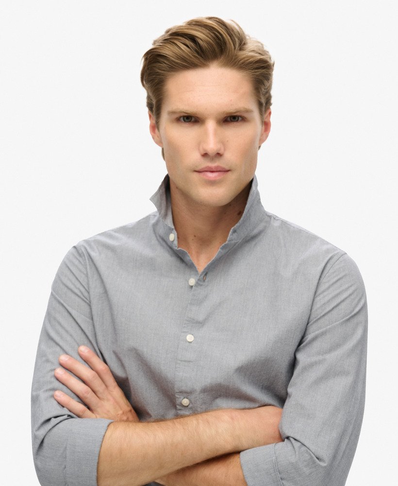 casual overhemd met lange mouwen in de donkerste marineblauwe kleur.