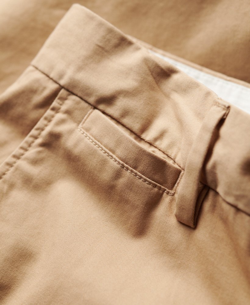 stretch chino shorts in shaker beige