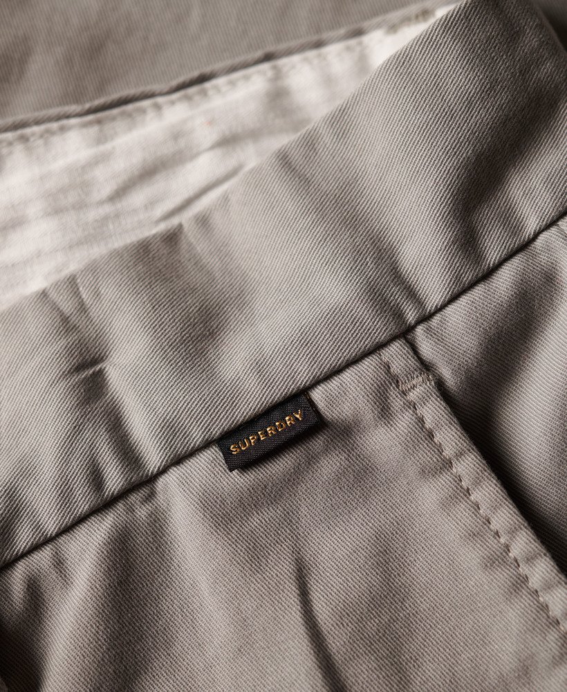stretch chino shorts in duifgrijs
