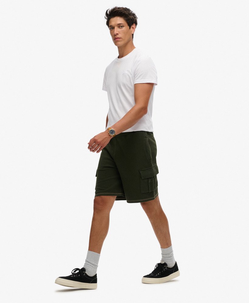 cargo shorts met contrasterende stiksels in gewassen olijfgroen.