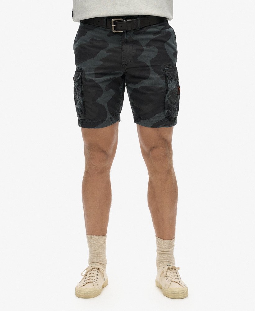 parachute light shorts in telo black camo