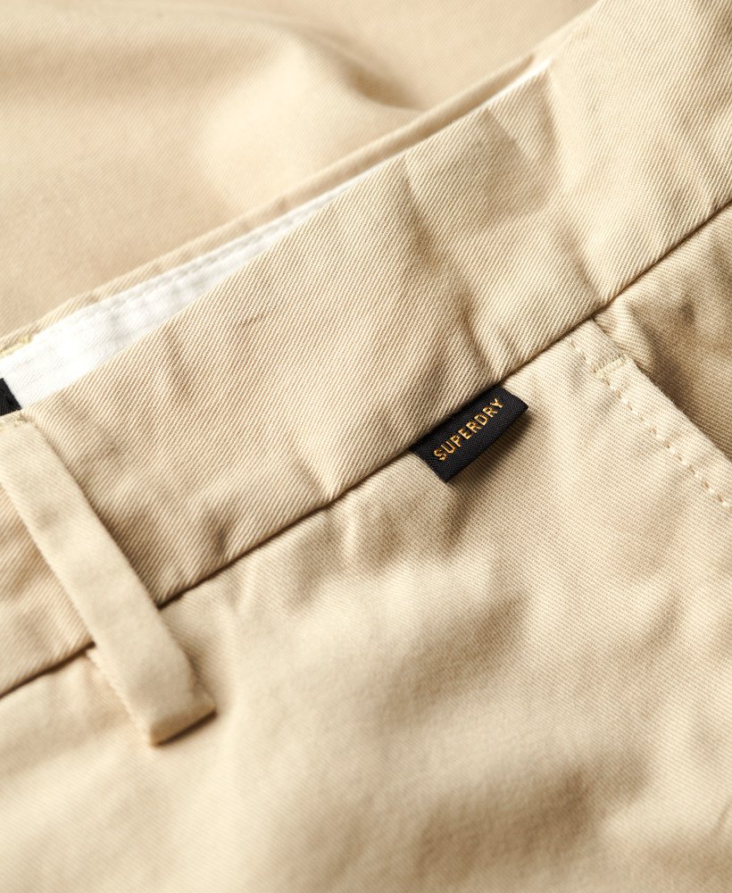 stretch chino shorts in pelikaanbeige