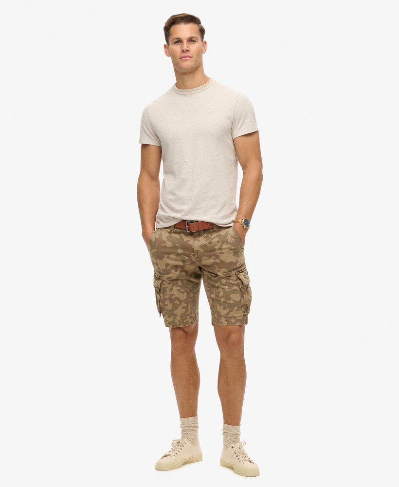core cargo short in woodland sand camo