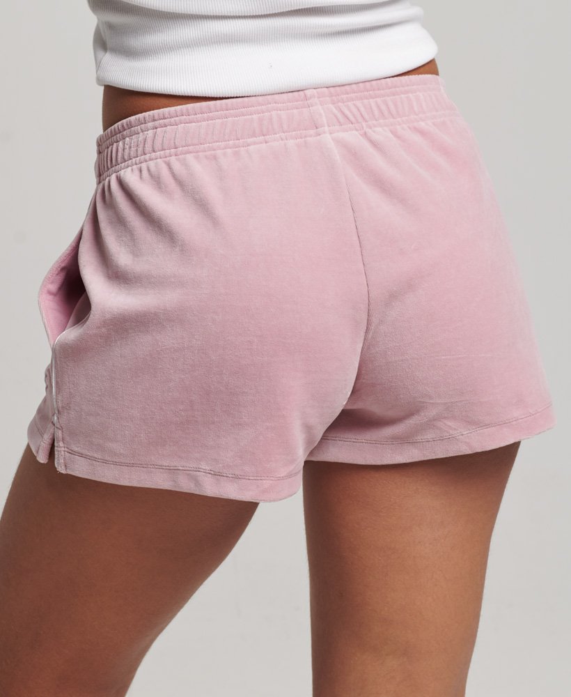 s-logo velours shorts in everglow pink