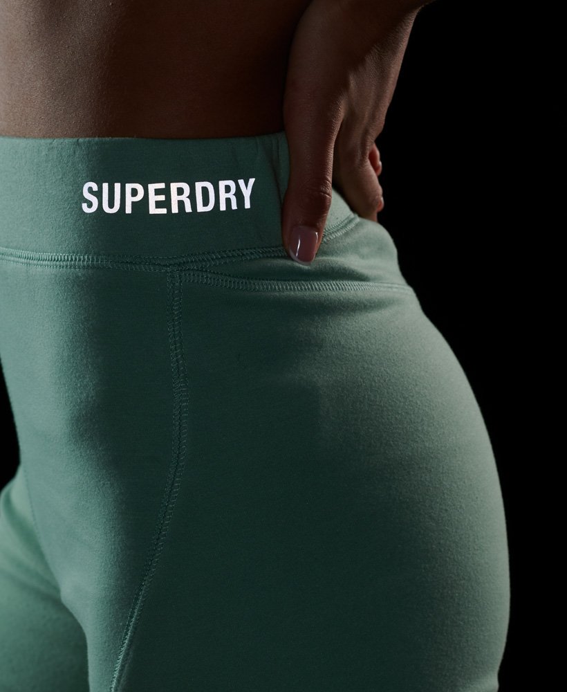 tech cycling shorts in granietgroen