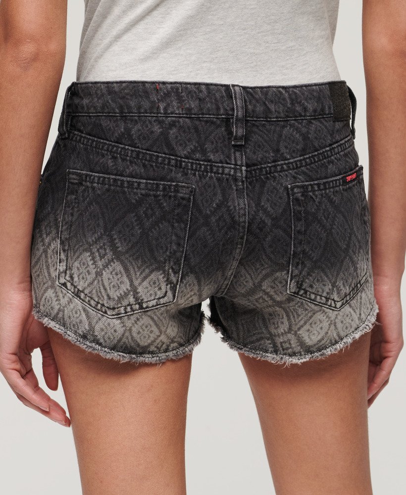 denim hot shorts in wolcott blackstone aop